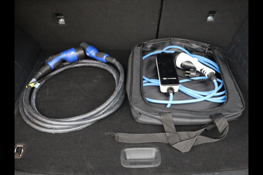 Hyundai Kona EV Fashion 64 kWh | SOH 100% | 3 Fase | Head-Up | Camera | Adaptive cruise | Krell Audio | Wamtepomp | Carplay | Navigatie | Bluetooth