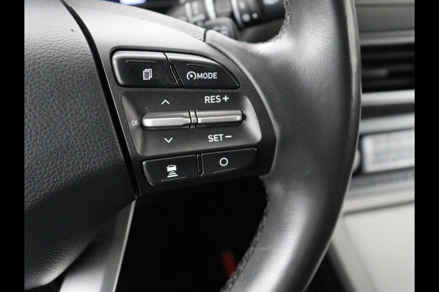 Hyundai Kona EV Fashion 64 kWh | SOH 100% | 3 Fase | Head-Up | Camera | Adaptive cruise | Krell Audio | Wamtepomp | Carplay | Navigatie | Bluetooth