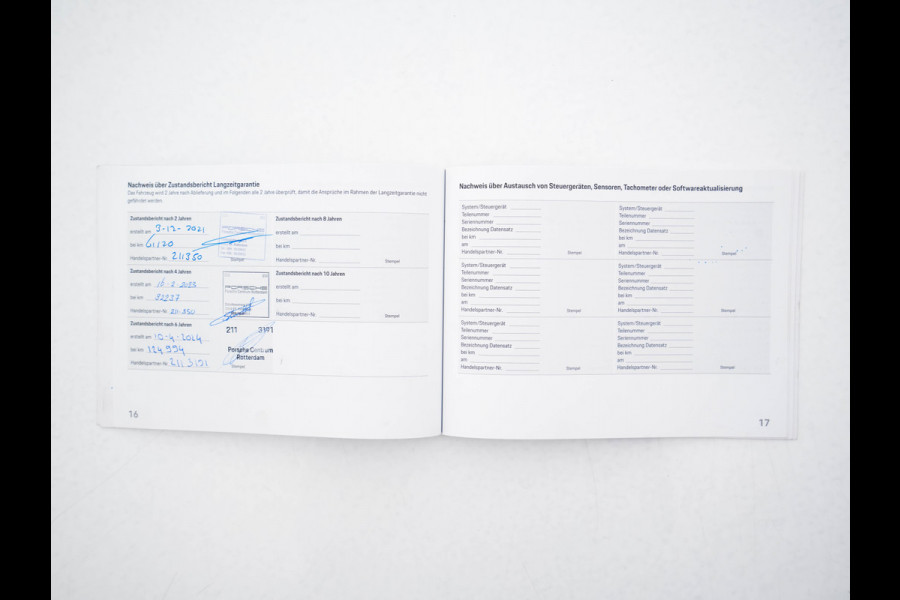 Porsche Panamera Sport Turismo 3.0 4 Aut. *PANO | SPORTCHRONO-PACK | LEATHER | FULL-LED | MEMORY-PACK | TOP-VIEW | KEYLESS | NAVI-FULLMAP | HEATED-SPORTSEATS | DAB+ | PRIVACY-GLASS | SHIFT-PADDLES | 21''ALU*