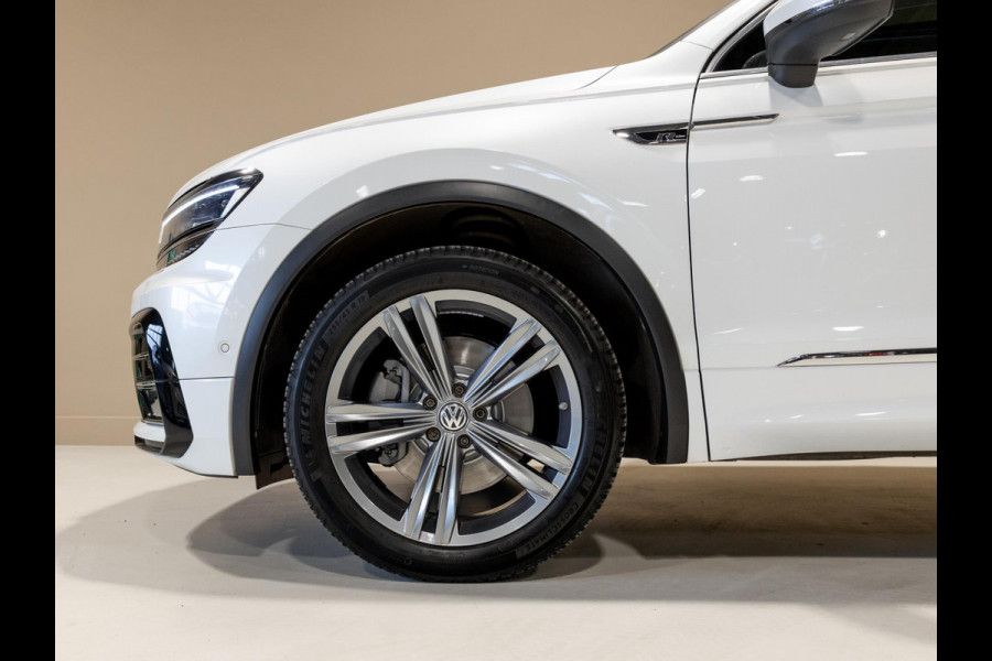 Volkswagen Tiguan 2.0 TSI 4Motion Highline / 180pk / R-Line / Achteruitrijcamera / Cruise / Navigatie / Apple Carplay