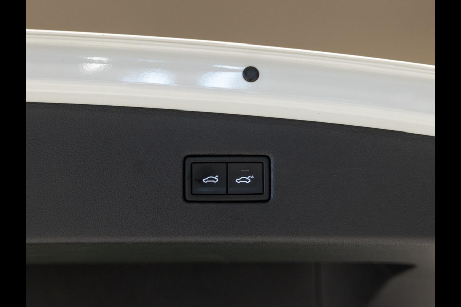 Volkswagen Tiguan 2.0 TSI 4Motion Highline / 180pk / R-Line / Achteruitrijcamera / Cruise / Navigatie / Apple Carplay