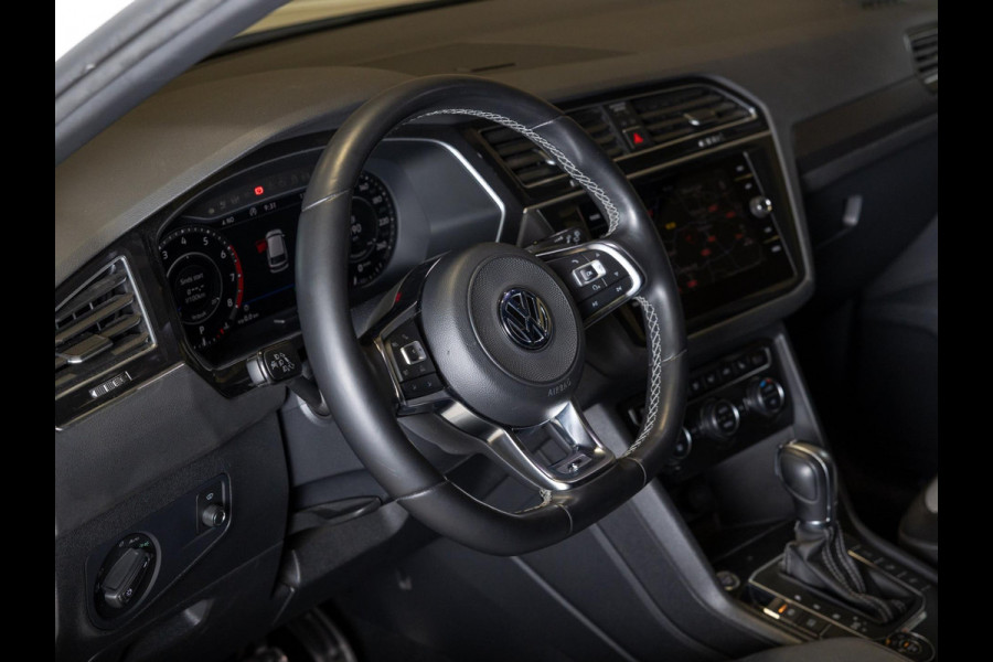 Volkswagen Tiguan 2.0 TSI 4Motion Highline / 180pk / R-Line / Achteruitrijcamera / Cruise / Navigatie / Apple Carplay
