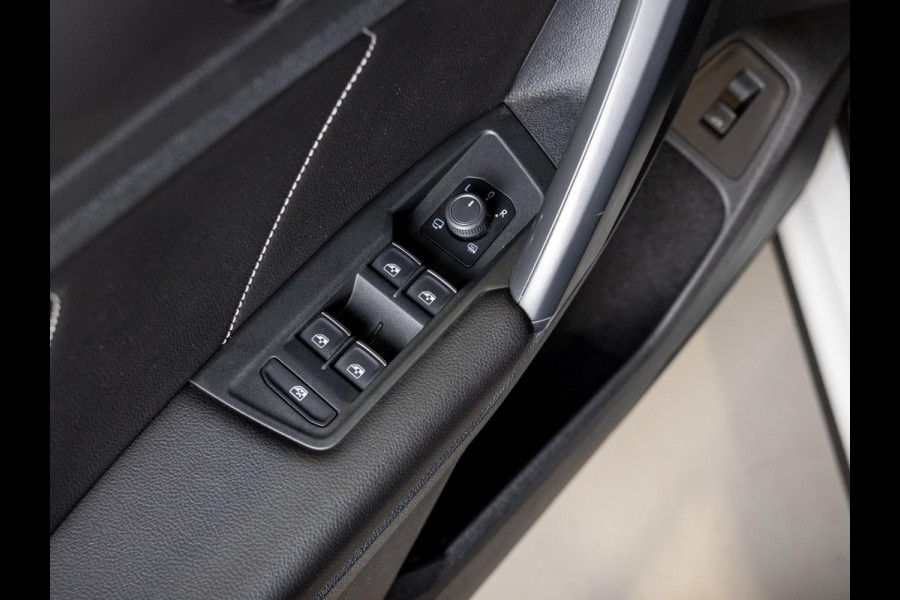 Volkswagen Tiguan 2.0 TSI 4Motion Highline / 180pk / R-Line / Achteruitrijcamera / Cruise / Navigatie / Apple Carplay