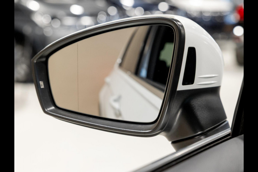 Volkswagen Tiguan 2.0 TSI 4Motion Highline / 180pk / R-Line / Achteruitrijcamera / Cruise / Navigatie / Apple Carplay