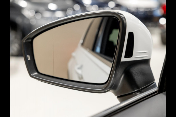 Volkswagen Tiguan 2.0 TSI 4Motion Highline / 180pk / R-Line / Achteruitrijcamera / Cruise / Navigatie / Apple Carplay