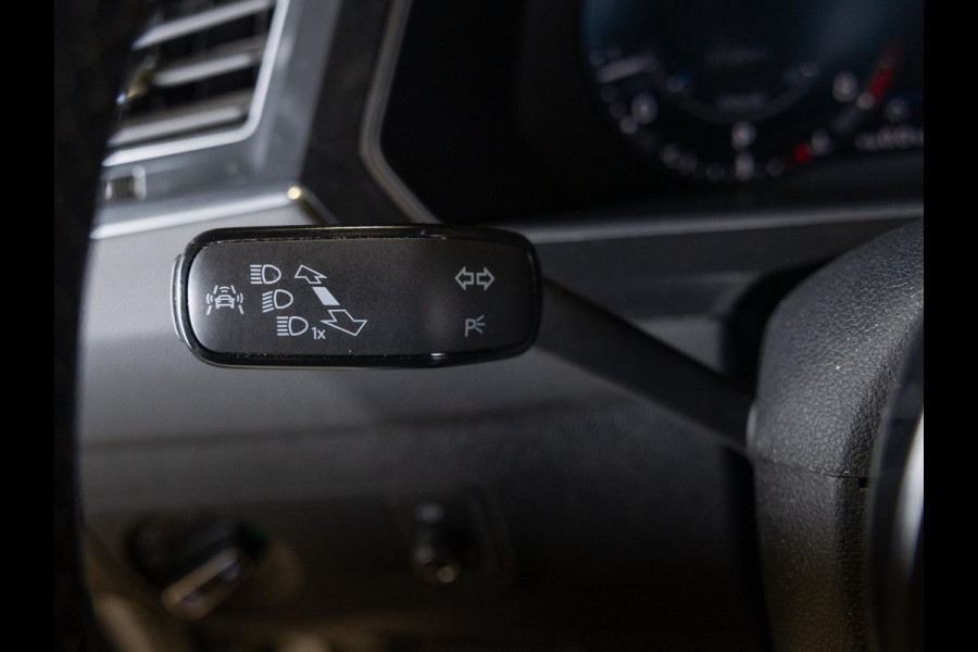 Volkswagen Tiguan 2.0 TSI 4Motion Highline / 180pk / R-Line / Achteruitrijcamera / Cruise / Navigatie / Apple Carplay