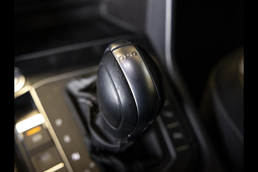 Volkswagen Tiguan 2.0 TSI 4Motion Highline / 180pk / R-Line / Achteruitrijcamera / Cruise / Navigatie / Apple Carplay