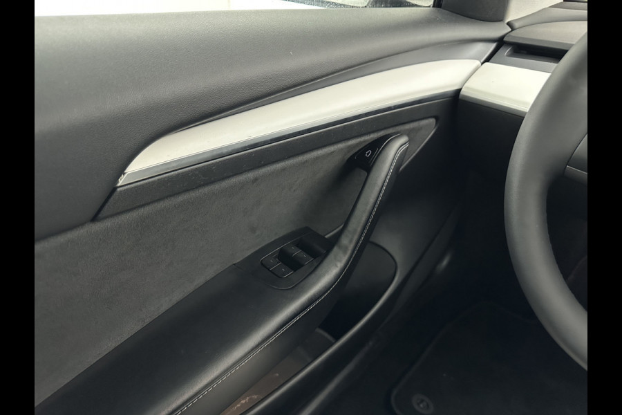 Tesla Model 3 ⚠️HV-BATTERY-DEFECT⚠️ Long Range AWD 75 kWh [ 3-Fase ] {SOH-86%} (INCL-BTW) Aut. *PANO | AUTOPILOT | LEATHER | KEYLESS | FULL-LED | MEMORY-PACK | TOPVIEW | DAB | CARPLAY | DIGI-COCKPIT | LANE-ASSIST | COMFORTSEATS | 19"ALU*