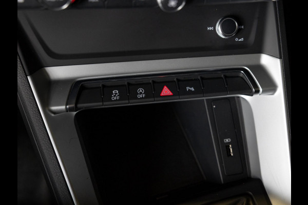 Audi Q3 35 TFSI S-line / 150pk/ Leer / Cruise / Airco / Stoelverwarming / Navigatie