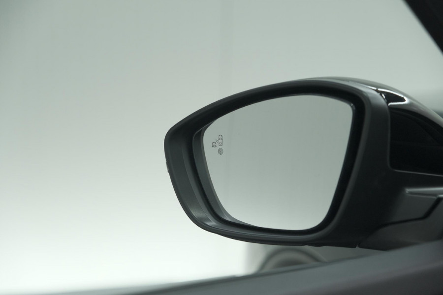 Peugeot 2008 PureTech 130 EAT8 GT | 360 Camera | Dodehoekdetectie | Apple Carplay