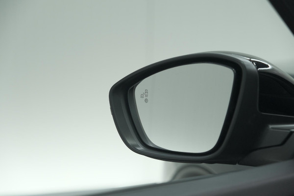 Peugeot 2008 PureTech 130 EAT8 GT | 360 Camera | Dodehoekdetectie | Apple Carplay