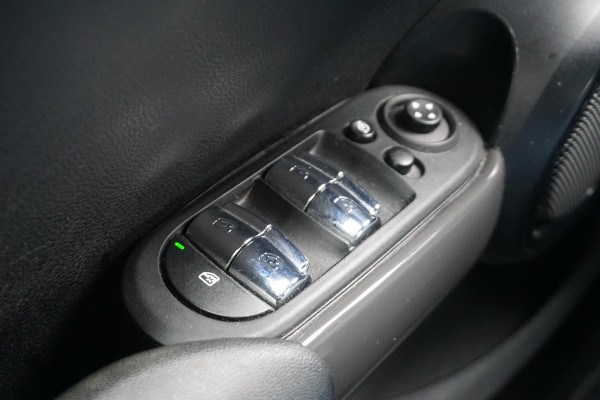 MINI Mini 1.5 One Essential LED/GR. NAVI/1e EIGENAAR.