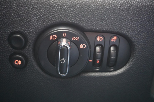 MINI Mini 1.5 One Essential LED/GR. NAVI/1e EIGENAAR.