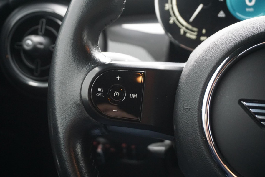 MINI Mini 1.5 One Essential LED/GR. NAVI/1e EIGENAAR.