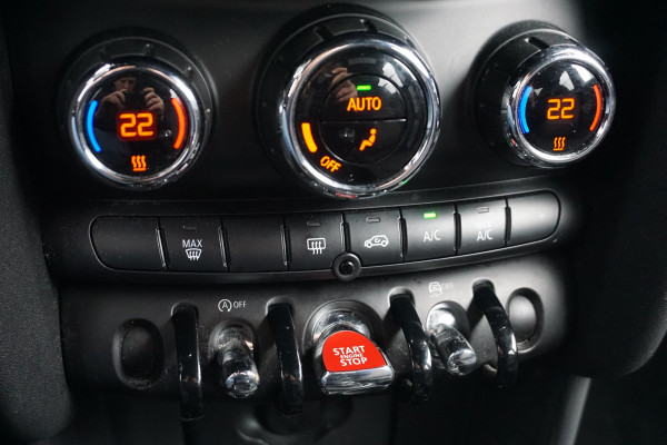 MINI Mini 1.5 One Essential LED/GR. NAVI/1e EIGENAAR.