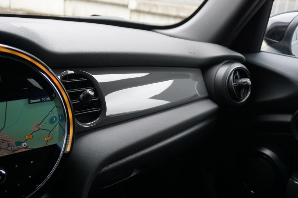 MINI Mini 1.5 One Essential LED/GR. NAVI/1e EIGENAAR.