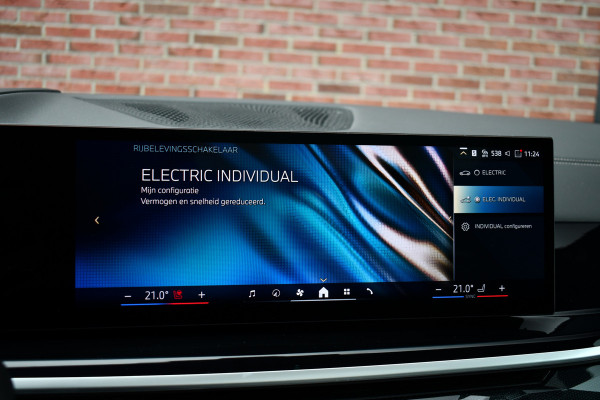 BMW X5 xDrive50e M-Sport Pro Pano Trekh ACC Comfstoel HUD 360 22inch