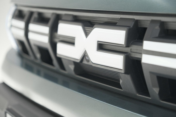 Dacia Duster 1.6 Hybrid 140 Journey | 360 Camera | Pack Winter | Dodehoekdetectie