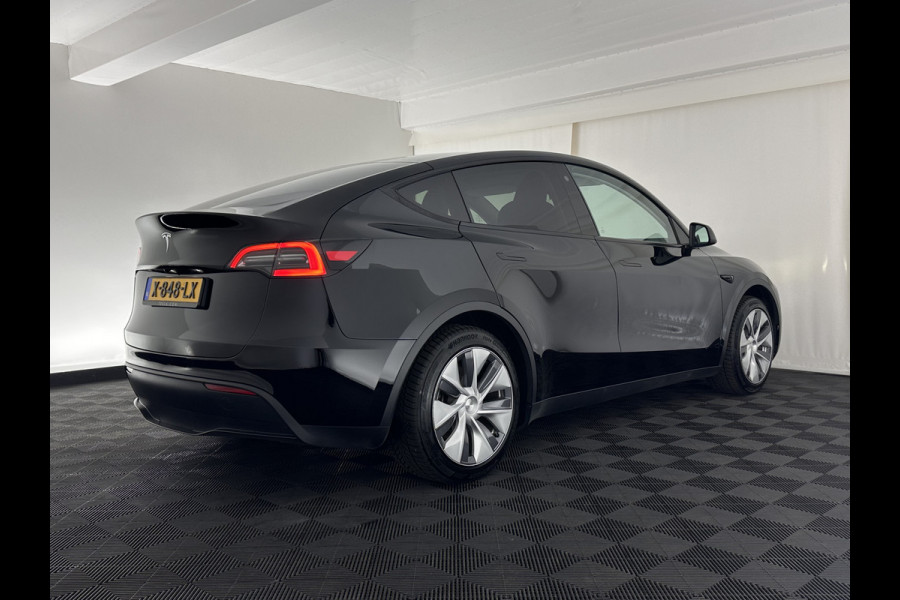 Tesla Model Y RWD 58 kWh [ 3-Fase ] {SOH-93%} (INCL.BTW) Aut. *PANO | AUTO-PILOT | LEATHER | NAVI-FULLMAP | MATRIX-LED | KEYLESS | CAMERA | DAB+ | HEATED-COMFORTSEATS | PRIVACYGLASS | TOPVIEW | 19''ALU*