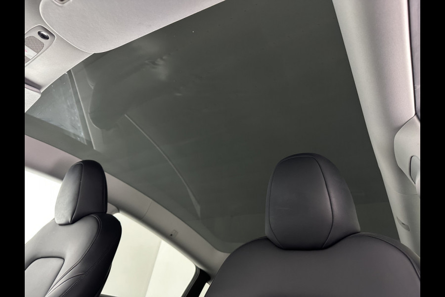 Tesla Model Y RWD 58 kWh [ 3-Fase ] {SOH-93%} (INCL.BTW) Aut. *PANO | AUTO-PILOT | LEATHER | NAVI-FULLMAP | MATRIX-LED | KEYLESS | CAMERA | DAB+ | HEATED-COMFORTSEATS | PRIVACYGLASS | TOPVIEW | 19''ALU*