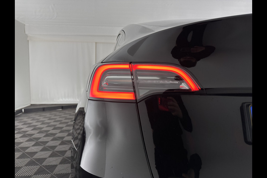 Tesla Model Y RWD 58 kWh [ 3-Fase ] {SOH-93%} (INCL.BTW) Aut. *PANO | AUTO-PILOT | LEATHER | NAVI-FULLMAP | MATRIX-LED | KEYLESS | CAMERA | DAB+ | HEATED-COMFORTSEATS | PRIVACYGLASS | TOPVIEW | 19''ALU*