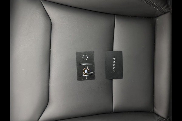 Tesla Model Y RWD 58 kWh [ 3-Fase ] {SOH-93%} (INCL.BTW) Aut. *PANO | AUTO-PILOT | LEATHER | NAVI-FULLMAP | MATRIX-LED | KEYLESS | CAMERA | DAB+ | HEATED-COMFORTSEATS | PRIVACYGLASS | TOPVIEW | 19''ALU*