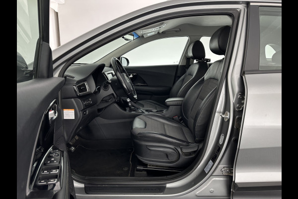 Kia Niro 1.6 GDi Hybrid ExecutiveLine Eco-Hybrid (INCL-BTW) Aut. *LEATHER-FABRIC | NAVI-FULLMAP | KEYLESS | CAMERA | COMFORTSEATS | DIGI-COCKPIT | LANE-ASSIST | ECC | CARPLAY | PDC | TOWBAR | 16''ALU*