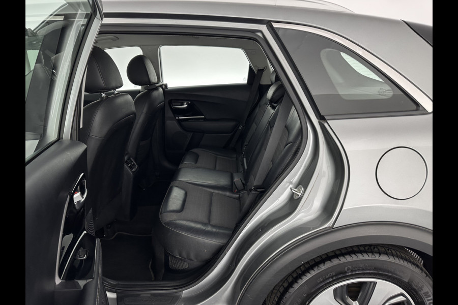 Kia Niro 1.6 GDi Hybrid ExecutiveLine Eco-Hybrid (INCL-BTW) Aut. *LEATHER-FABRIC | NAVI-FULLMAP | KEYLESS | CAMERA | COMFORTSEATS | DIGI-COCKPIT | LANE-ASSIST | ECC | CARPLAY | PDC | TOWBAR | 16''ALU*