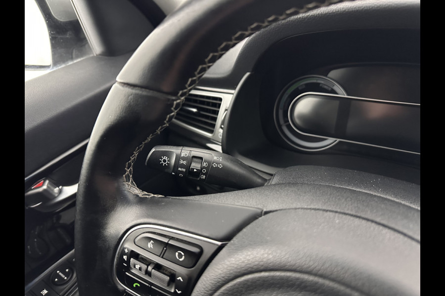 Kia Niro 1.6 GDi Hybrid ExecutiveLine Eco-Hybrid (INCL-BTW) Aut. *LEATHER-FABRIC | NAVI-FULLMAP | KEYLESS | CAMERA | COMFORTSEATS | DIGI-COCKPIT | LANE-ASSIST | ECC | CARPLAY | PDC | TOWBAR | 16''ALU*