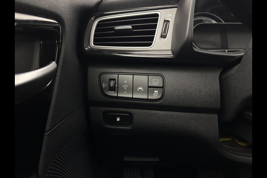 Kia Niro 1.6 GDi Hybrid ExecutiveLine Eco-Hybrid (INCL-BTW) Aut. *LEATHER-FABRIC | NAVI-FULLMAP | KEYLESS | CAMERA | COMFORTSEATS | DIGI-COCKPIT | LANE-ASSIST | ECC | CARPLAY | PDC | TOWBAR | 16''ALU*