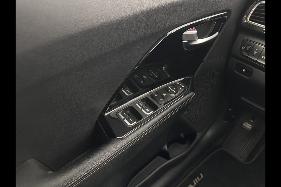 Kia Niro 1.6 GDi Hybrid ExecutiveLine Eco-Hybrid (INCL-BTW) Aut. *LEATHER-FABRIC | NAVI-FULLMAP | KEYLESS | CAMERA | COMFORTSEATS | DIGI-COCKPIT | LANE-ASSIST | ECC | CARPLAY | PDC | TOWBAR | 16''ALU*