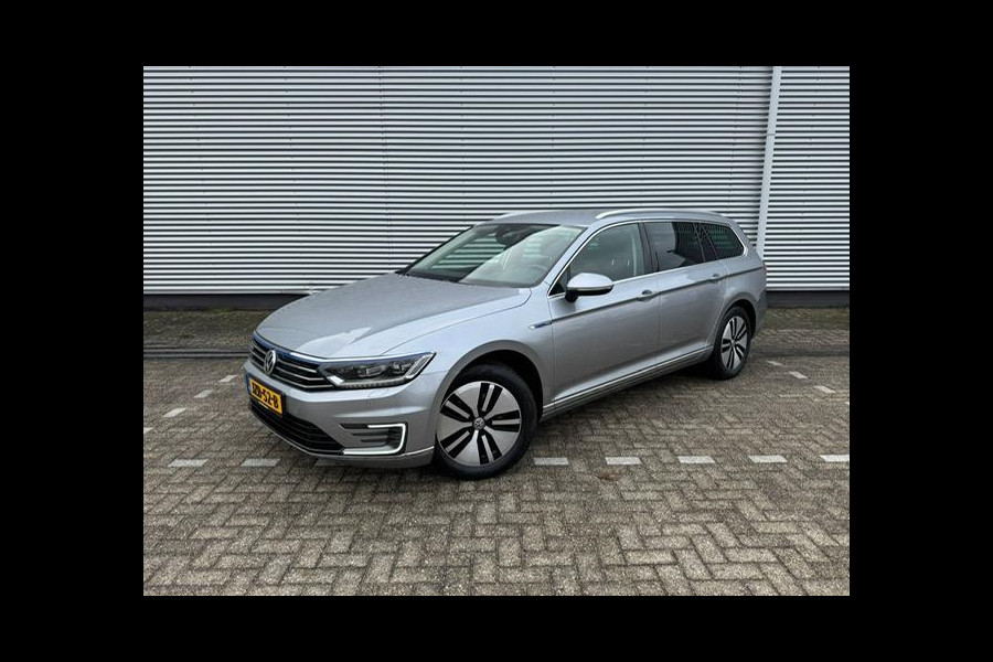 Volkswagen Passat Variant 1.4 TSI GTE,Navigatie,Parkeersensoren,Cruisecontrol,trekhaak,LED,stoelverwarming