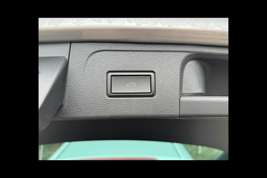 Volkswagen Passat Variant 1.4 TSI GTE,Navigatie,Parkeersensoren,Cruisecontrol,trekhaak,LED,stoelverwarming