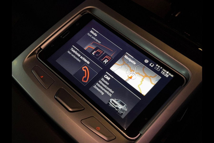 BMW 7 Serie 745e High Executive M-sport Carbon Core PANO|SOFT CLOSE|HUD|H&K|SHADOW|LASER|MASSAGE V&A|STOEL VENTILATIE