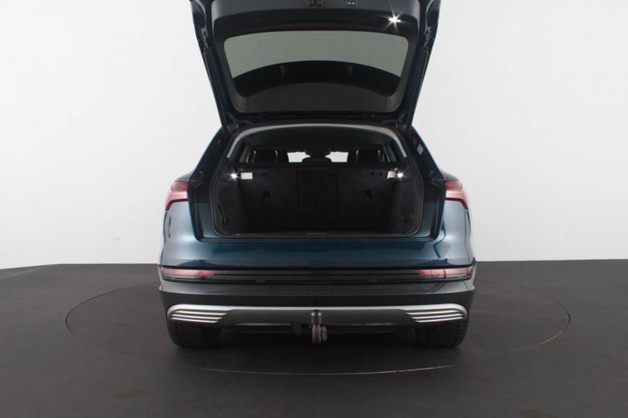 Audi e-tron 55 quattro advanced Pro Line Plus 95 kWh Leer/Memory/Trekhaak/Galaxis blauw/Adaptive Cruise Control