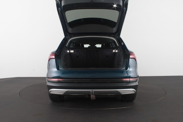 Audi e-tron 55 quattro advanced Pro Line Plus 95 kWh Leer/Memory/Trekhaak/Galaxis blauw/Adaptive Cruise Control