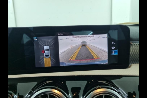 Mercedes-Benz A-Klasse Aut. 180d Business Sol. Luxury Line | Navi | Camera | Sfeer Verlichting |