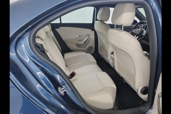 Mercedes-Benz A-Klasse Aut. 180d Business Sol. Luxury Line | Navi | Camera | Sfeer Verlichting |