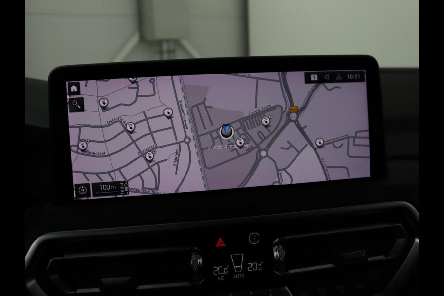 BMW X3 xDrive30e M Sport | Panoramadak | Head-Up | Stoelverwarming | Trekhaak | 360 Camera | Leder | Sportstoelen | Carplay | Sfeerverlichting | Laserlicht | Live Cockpit | Navigatie | PHEV | Plug In