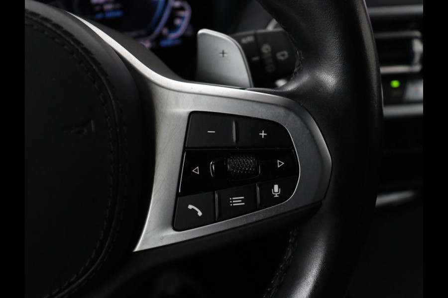 BMW X3 xDrive30e M Sport | Panoramadak | Head-Up | Stoelverwarming | Trekhaak | 360 Camera | Leder | Sportstoelen | Carplay | Sfeerverlichting | Laserlicht | Live Cockpit | Navigatie | PHEV | Plug In
