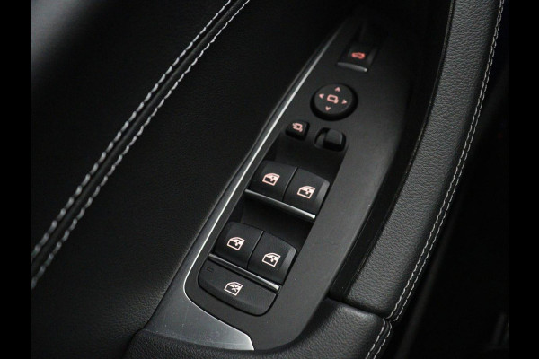 BMW X3 xDrive30e M Sport | Panoramadak | Head-Up | Stoelverwarming | Trekhaak | 360 Camera | Leder | Sportstoelen | Carplay | Sfeerverlichting | Laserlicht | Live Cockpit | Navigatie | PHEV | Plug In