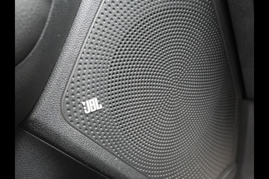 Kia Niro 1.6 GDi Hybrid Style Edition | Trekhaak | 18" LM | Electrische Stoel | JBL |