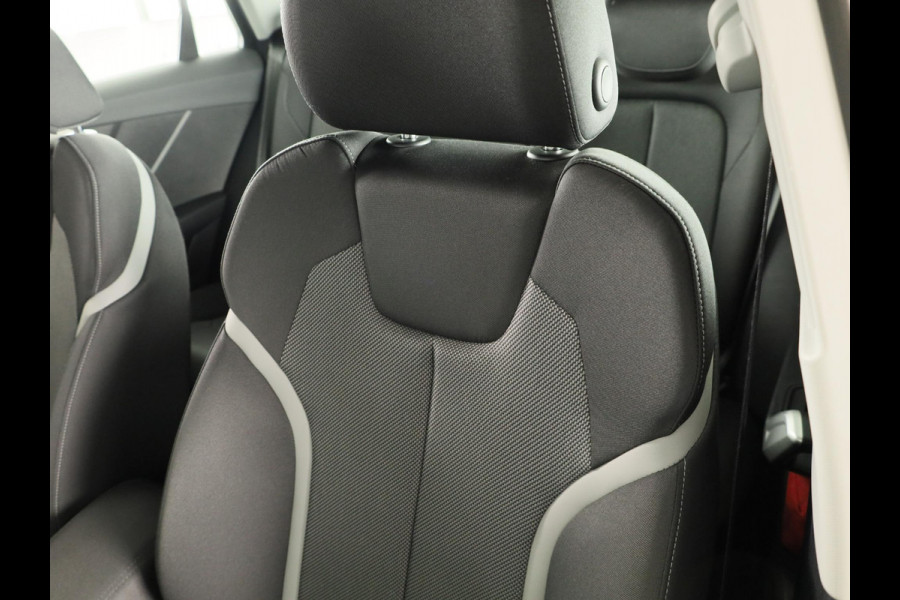 Audi Q2 35 TFSI Advanced edition 150 pk S-tronic | Navigatie | Parkeersensoren | Achteruitrijcamera | Adaptieve cruise control | LED koplampen | Stoelverwarming |