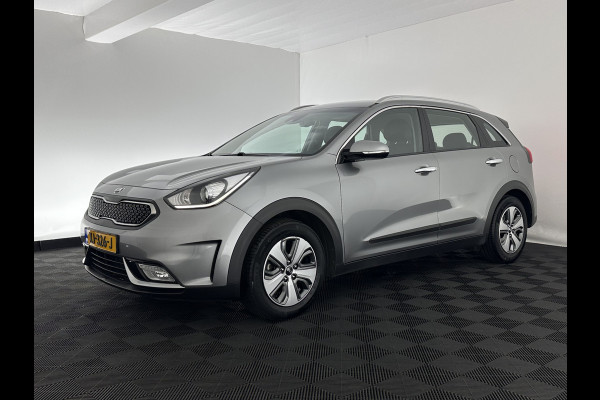 Kia Niro 1.6 GDi Hybrid ExecutiveLine Eco-Hybrid (INCL-BTW) Aut. *LEATHER-FABRIC | NAVI-FULLMAP | KEYLESS | CAMERA | COMFORTSEATS | DIGI-COCKPIT | LANE-ASSIST | ECC | CARPLAY | PDC | TOWBAR | 16''ALU*