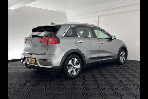 Kia Niro 1.6 GDi Hybrid ExecutiveLine Eco-Hybrid (INCL-BTW) Aut. *LEATHER-FABRIC | NAVI-FULLMAP | KEYLESS | CAMERA | COMFORTSEATS | DIGI-COCKPIT | LANE-ASSIST | ECC | CARPLAY | PDC | TOWBAR | 16''ALU*