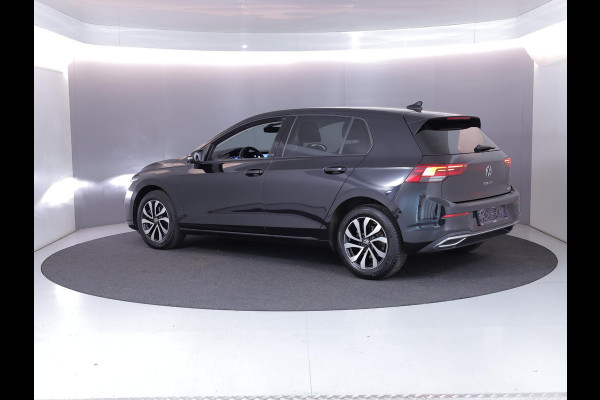 Volkswagen Golf 1.0 eTSI Life Active 110 pk Automaat (DSG) | Navigatie | Parkeersensoren (Park assist) | Achteruitrijcamera | Stoelverwarming | Autom. airco (3 zones) |