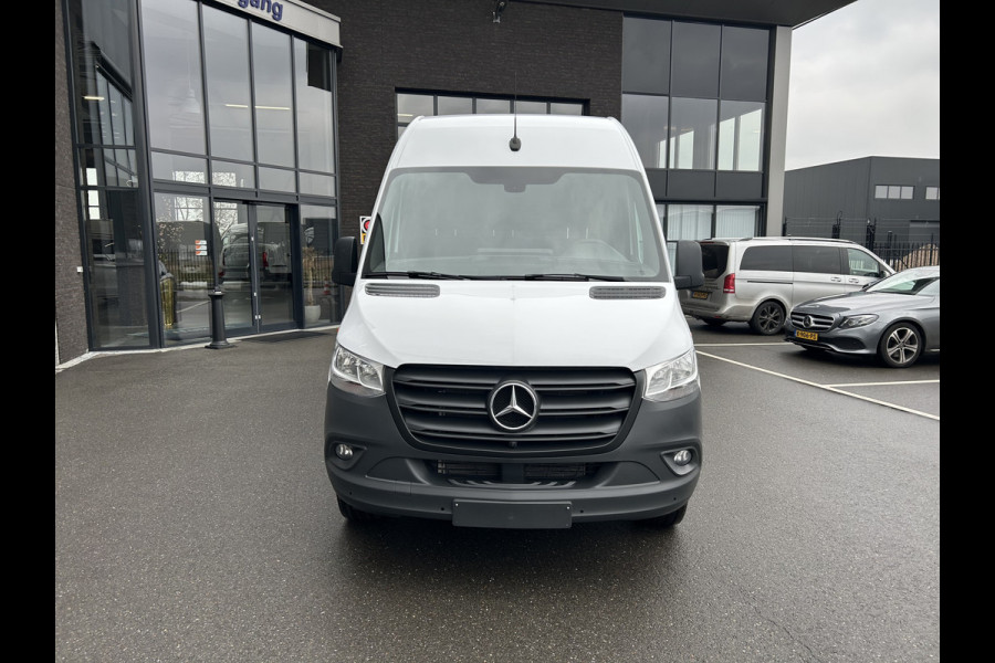 Mercedes-Benz Sprinter 317 CDI L2 H2 Automaat / 360 Camera / MBUX / Navigatie / Cruise control / Airco / 270 Graden achterdeuren