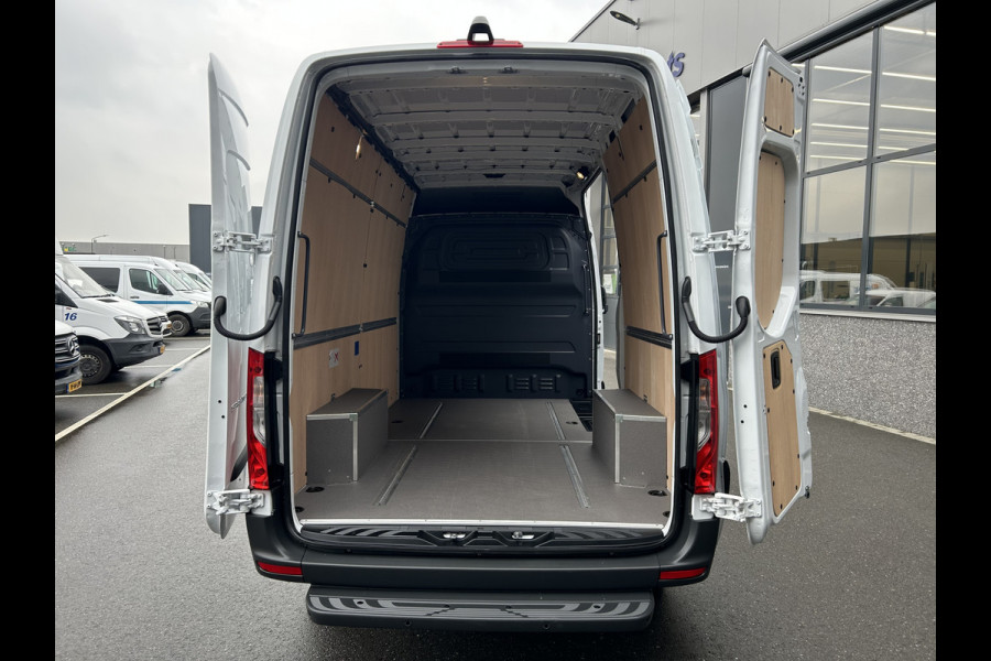 Mercedes-Benz Sprinter 317 CDI L2 H2 Automaat / 360 Camera / MBUX / Navigatie / Cruise control / Airco / 270 Graden achterdeuren