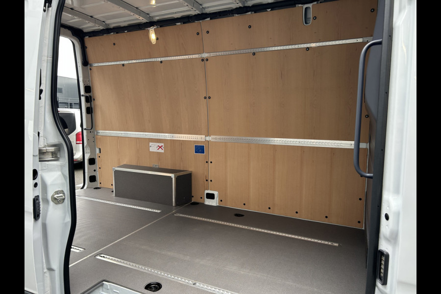 Mercedes-Benz Sprinter 317 CDI L2 H2 Automaat / 360 Camera / MBUX / Navigatie / Cruise control / Airco / 270 Graden achterdeuren