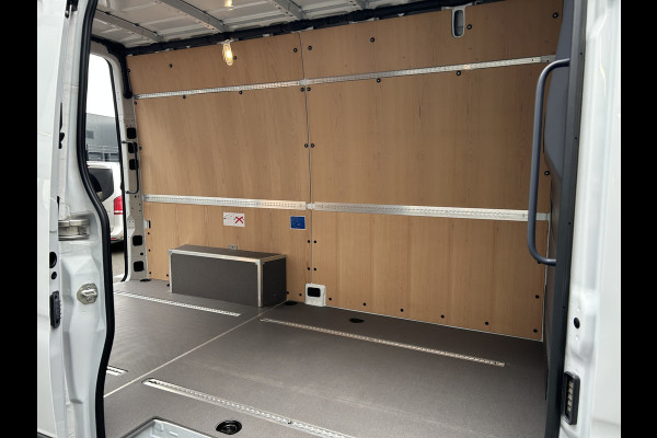 Mercedes-Benz Sprinter 317 CDI L2 H2 Automaat / 360 Camera / MBUX / Navigatie / Cruise control / Airco / 270 Graden achterdeuren